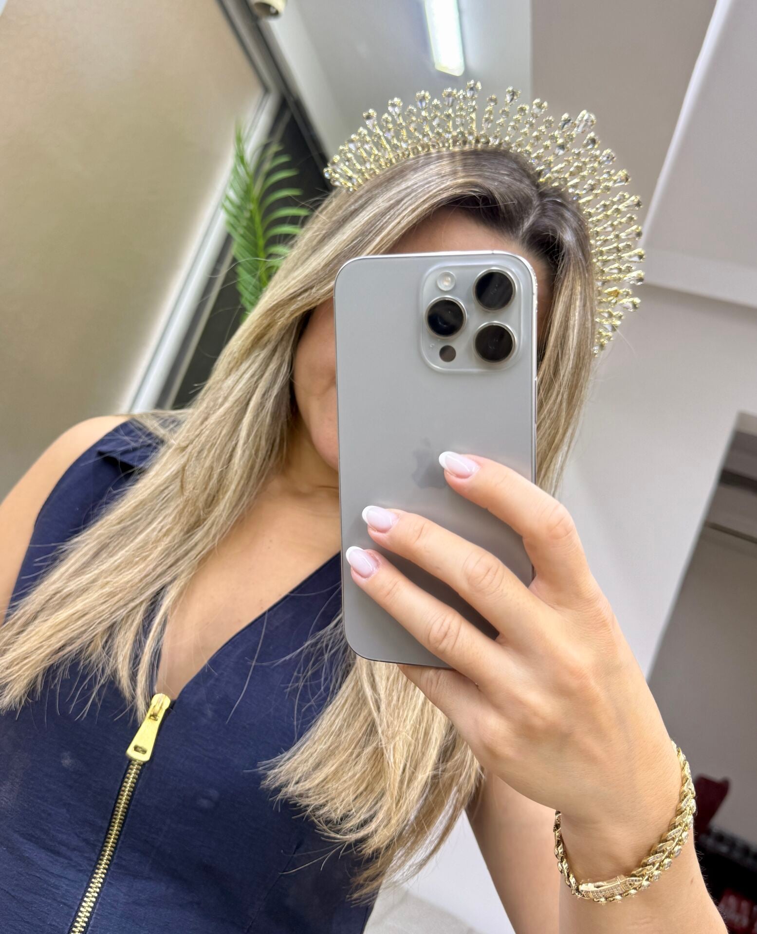 After Taç Dik Damla Model Gold/Beyaz Renk