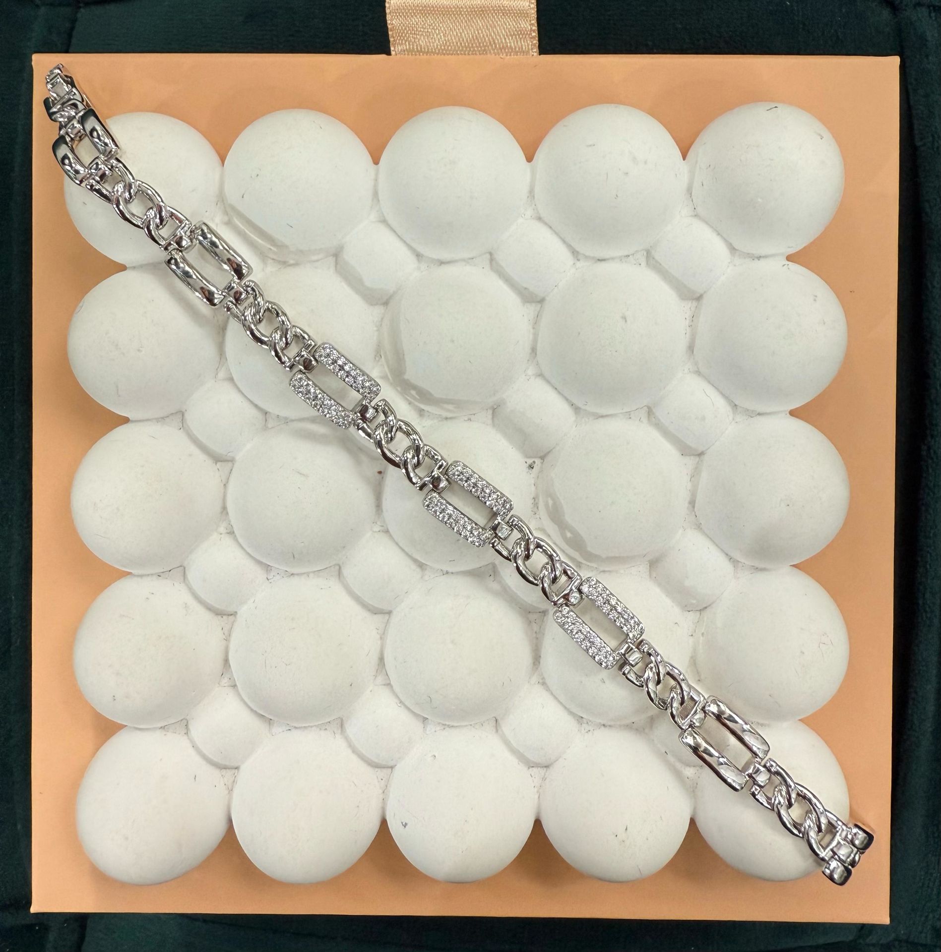 Özel Seri VIP Bileklik Kare Taşlı Halka Geçmeli Gümüş Renk