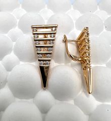 Özel Seri VIP Küpe Üçgen Model İçten Çizgili Rose