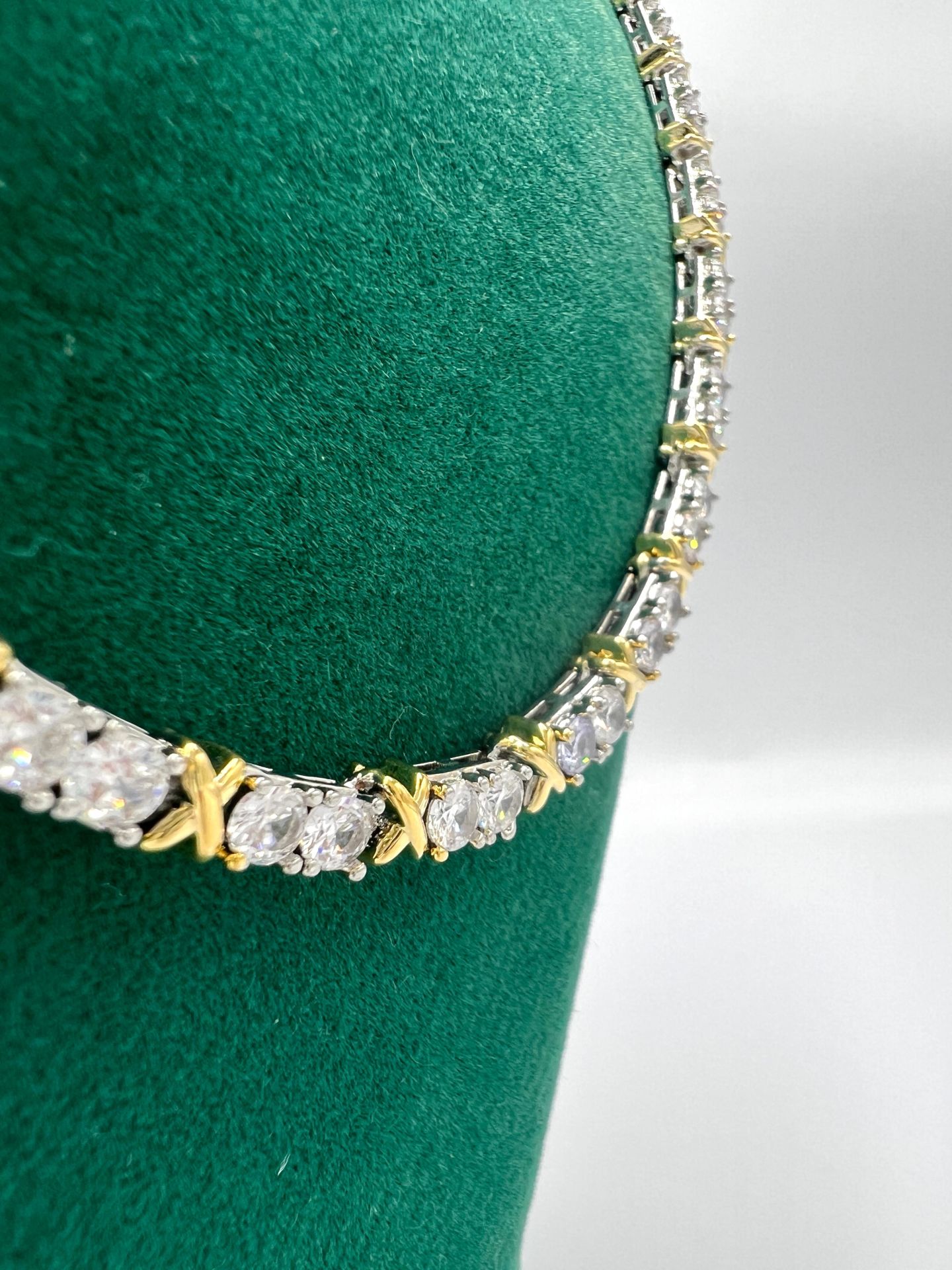 Dönmeyen Su Yolu Kolye X Detaylı Gümüş Renk