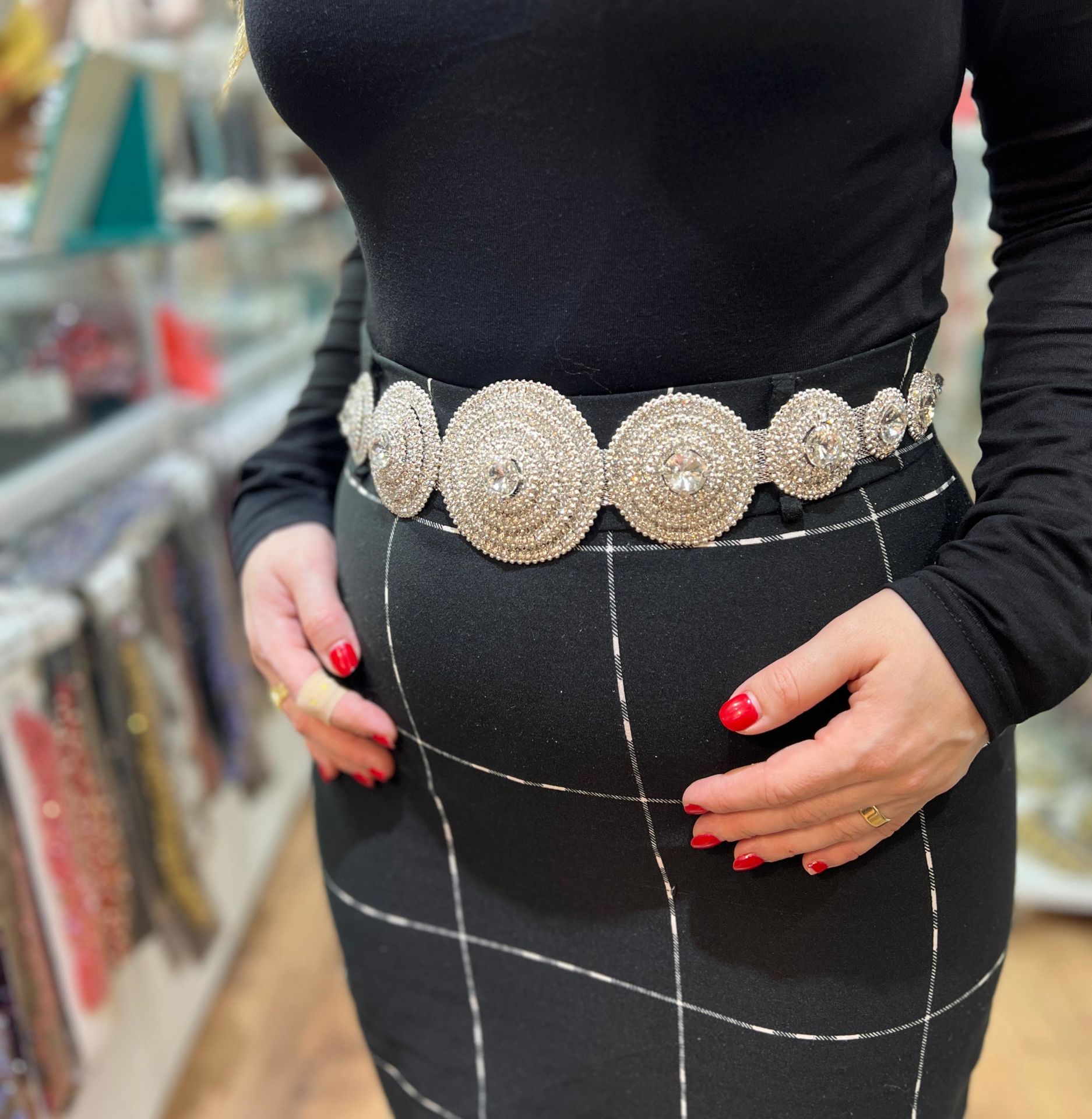 Altın Kaplamalı Kemer Sık Yuvarlak Model Taşlı Gümüş Renk