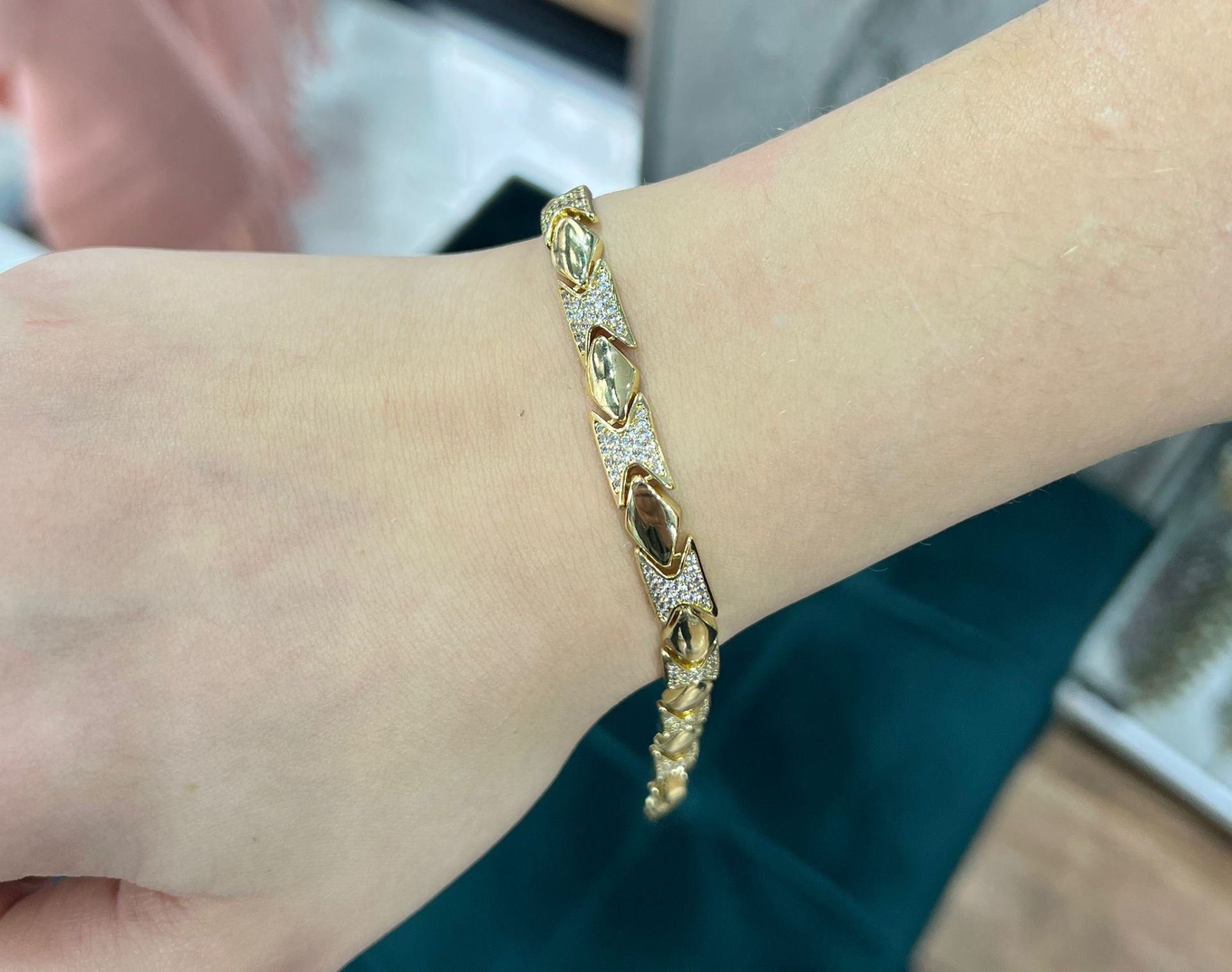 Özel Seri VIP Bileklik Bakla model taşlı  Gold Renk