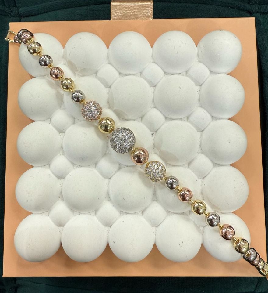 VIP Bileklik Ortası İri Topcuklu Model Çok Renkli