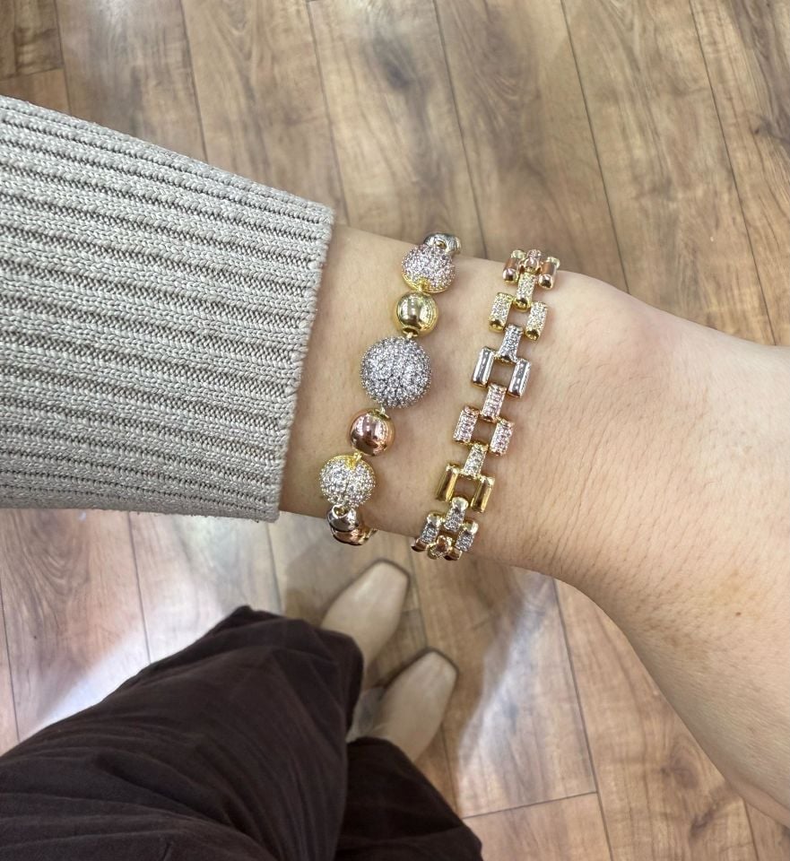 VIP Bileklik Ortası İri Topcuklu Model Çok Renkli