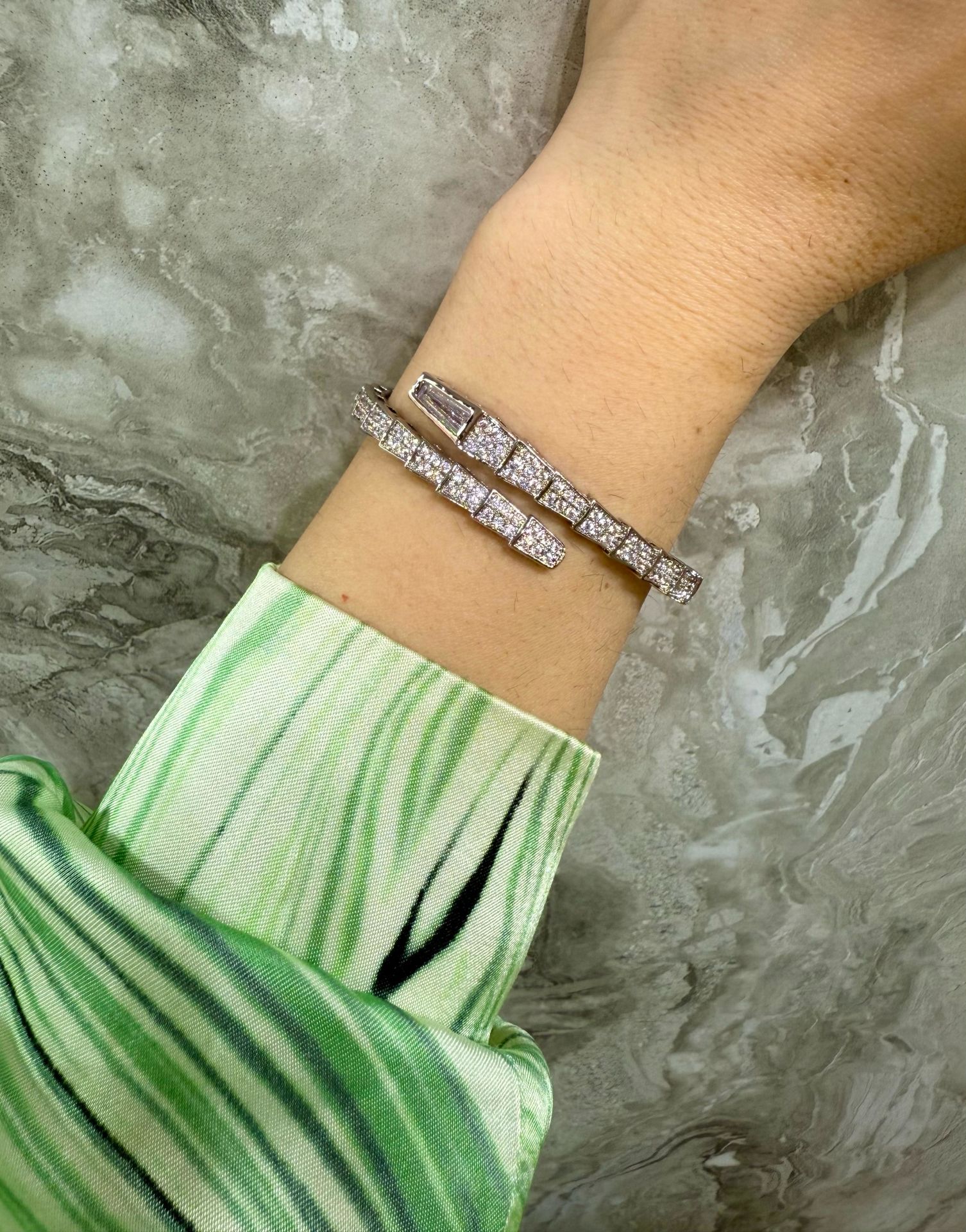 Vip Marka Model Yılan Motif Gümüş Renk Kelepçe 60 MM