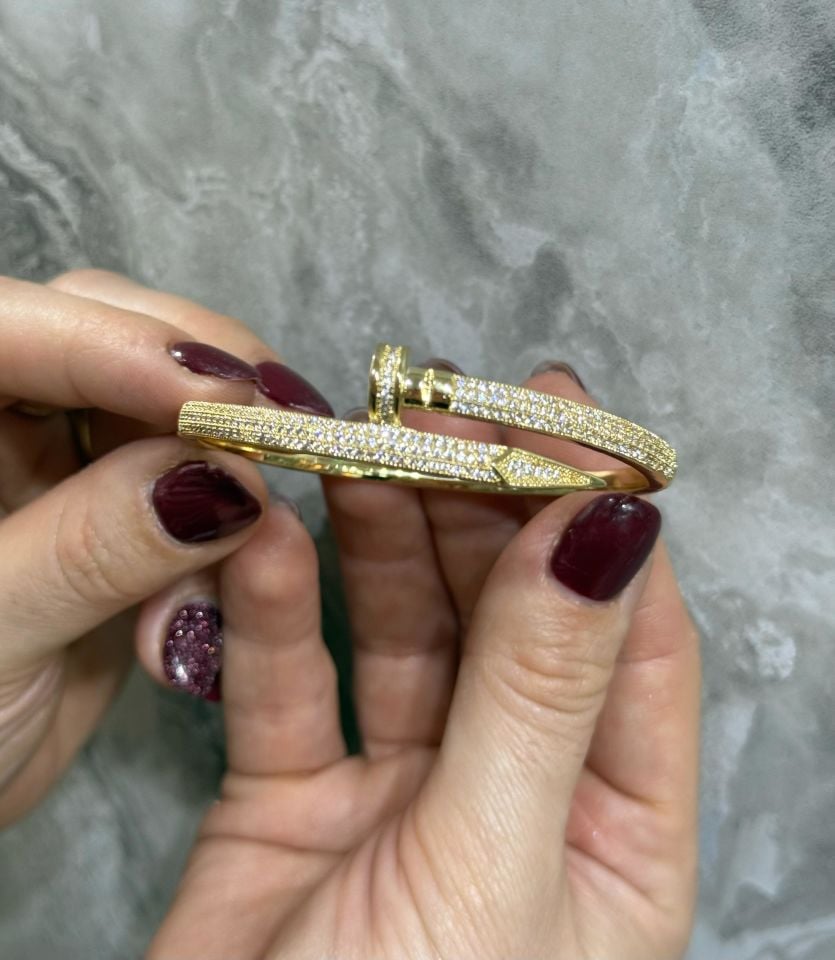 Vip Marka Model Full Taşlı Çivi Model  Gold Renk Kelepçe 60 MM
