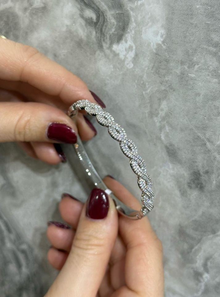 Vip Marka Model Full Taşlı Örgü Model  Gümüş  Renk Kelepçe 60 MM
