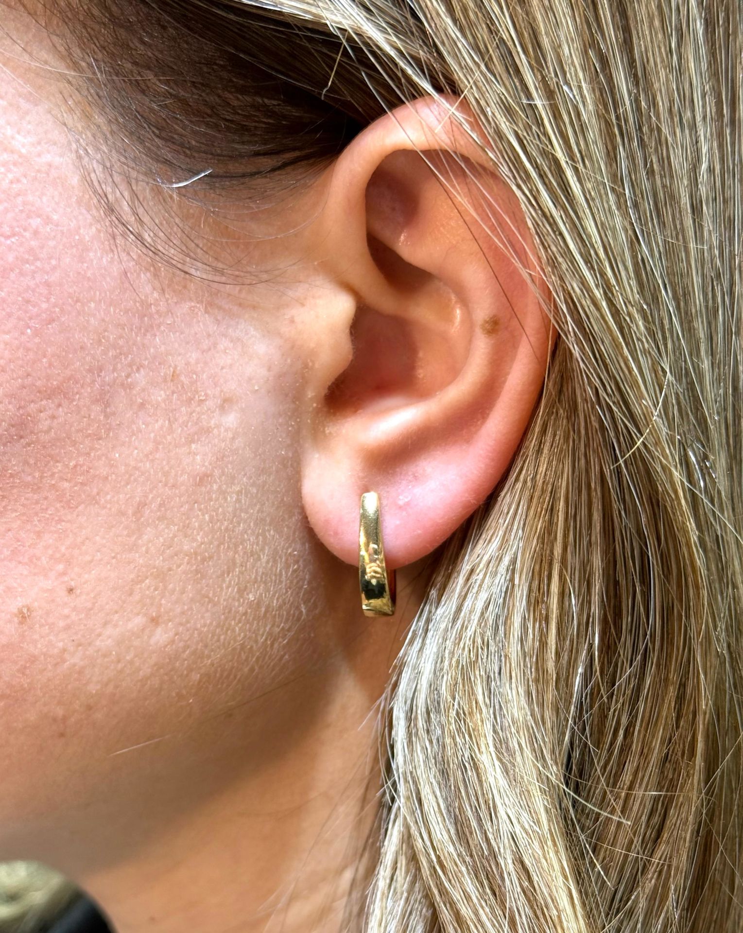 Özel Seri VIP Küpe Oval Taşlı  Model 14K  Gold Renk Kuyum Model