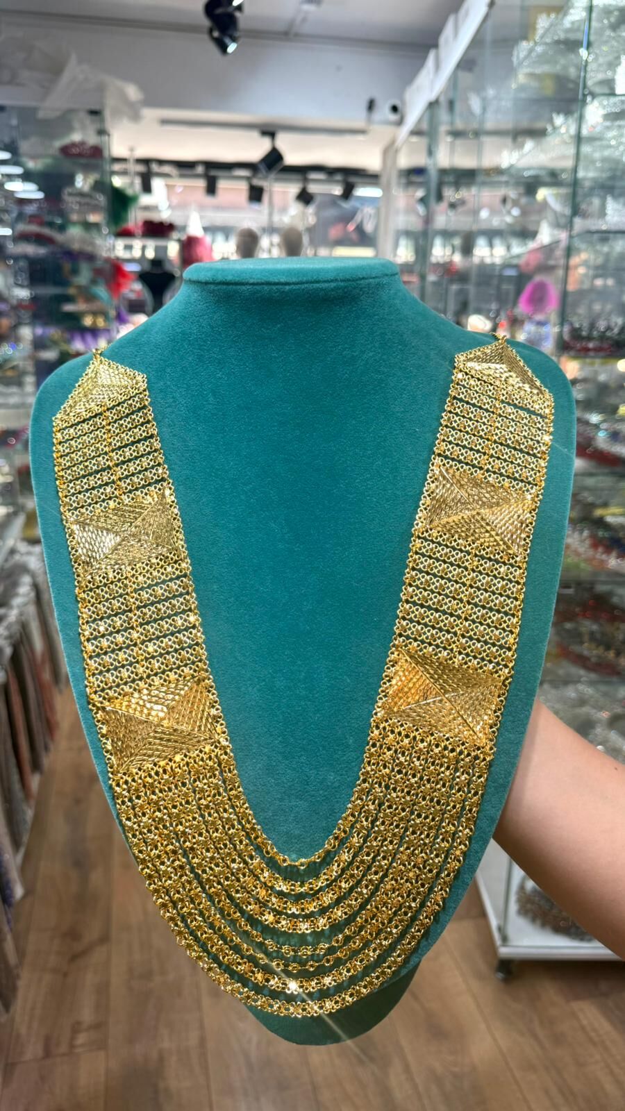 22K ALTIN KAPLAMA AKITMA KARE MODEL