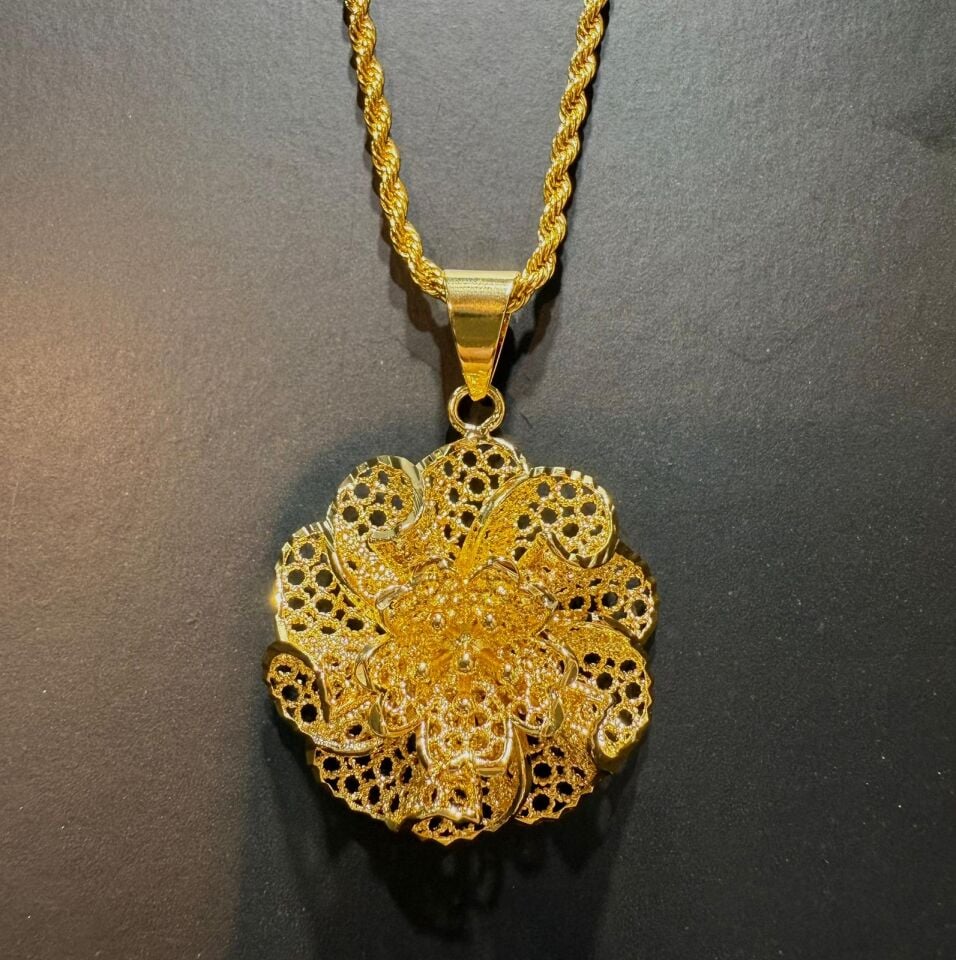 22K ALTIN KAPLAMA  FÜZYON ÇİÇEK 4 CM BÜYÜK  KOLYE