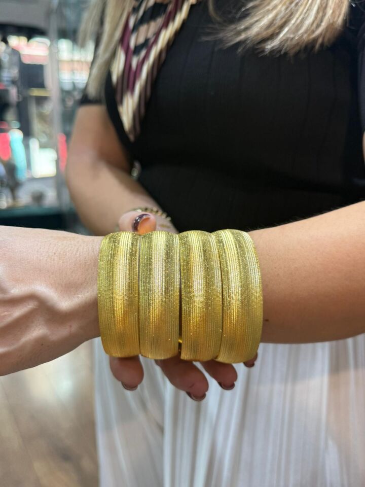 22K ALTIN KAPLAMA SİMLİ OYMALI MODEL BİLEZİK 2 CM