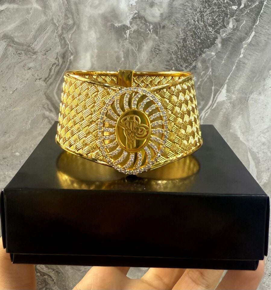 22K ALTIN KAPLAMA TRABZON HASIR KELEPÇE  TAŞLI TUĞRALI 3 CM