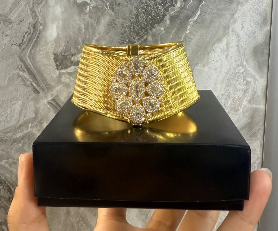 22K ALTIN KAPLAMA TRABZON HASIR KELEPÇE  TAŞLI 9 SIRA  3 CM