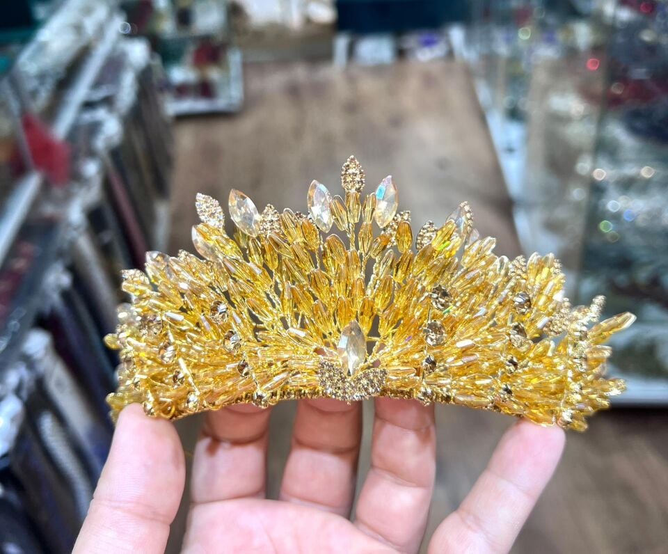 Gelin Tacı Gold Renk 3 Boyutlu Kristal Boncuk ve Taşlı