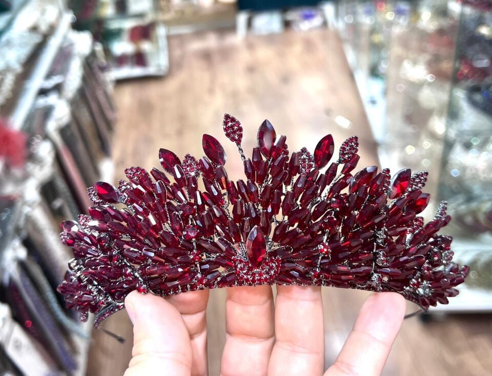 Gelin Tacı Bordo Renk 3 Boyutlu Kristal Boncuk ve Taşlı