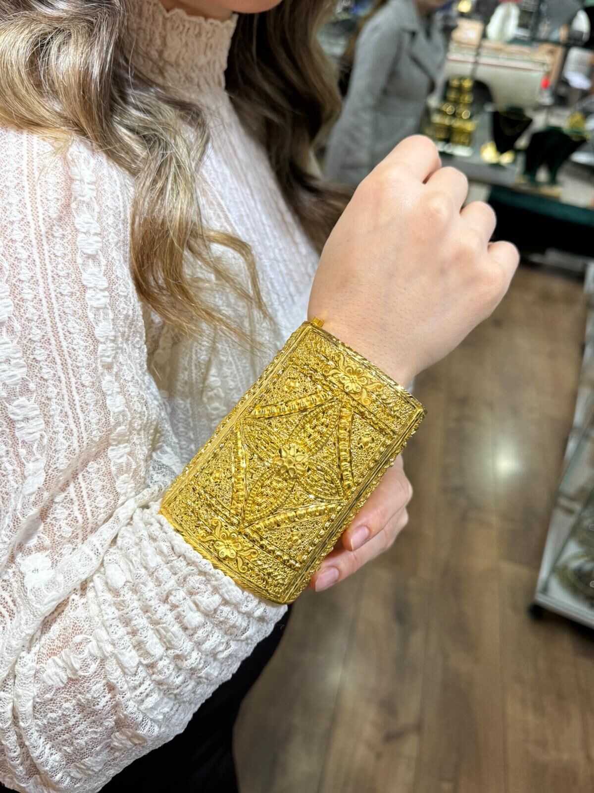 22K ALTIN KAPLAMA BORU KELEPÇE 10 CM 2. MODEL